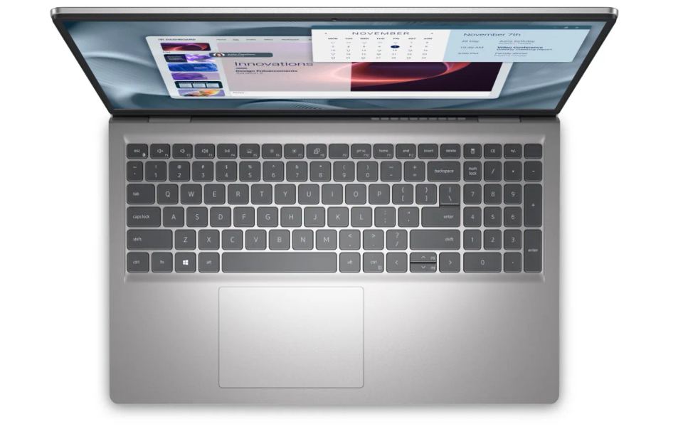 Dell Pro 15 Essential/PV15250/i5-1334U/15,6"/FHD/16GB/1TB/Intel int/W11P/Silver/3R NBD – Pohľad na konektory a podsvietenú klávesnicu