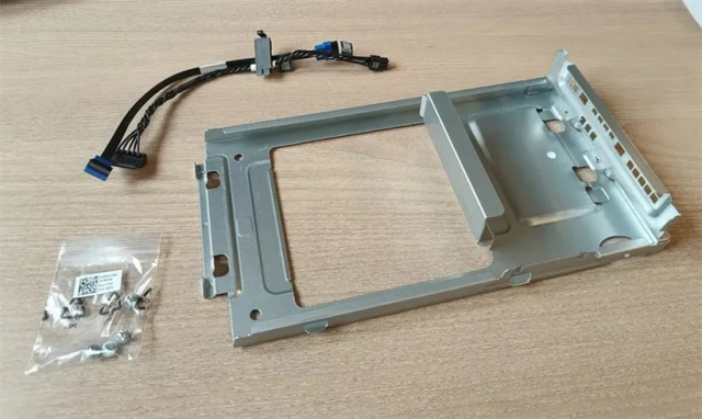 DELL rámeček pro 3.5" disk s kabelem Pro Essentials/ Tower Base (575-BCSK) — originálny produkt Dell