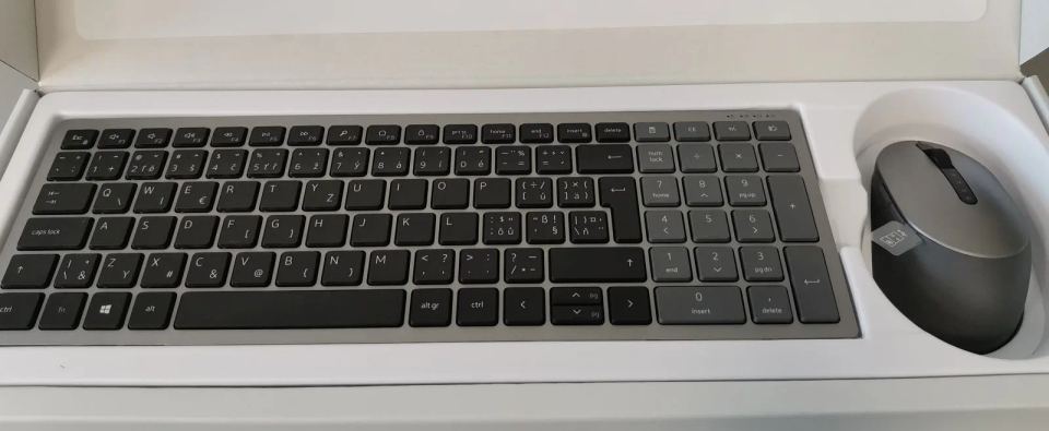 Dell Multi-Device Wireless Combo KM7120W CZ/ SK - Titan Gray - SET bezdrôtovej klávesnice a myši (580-AIWQ) — pohľad 1 | Originálny Dell produkt